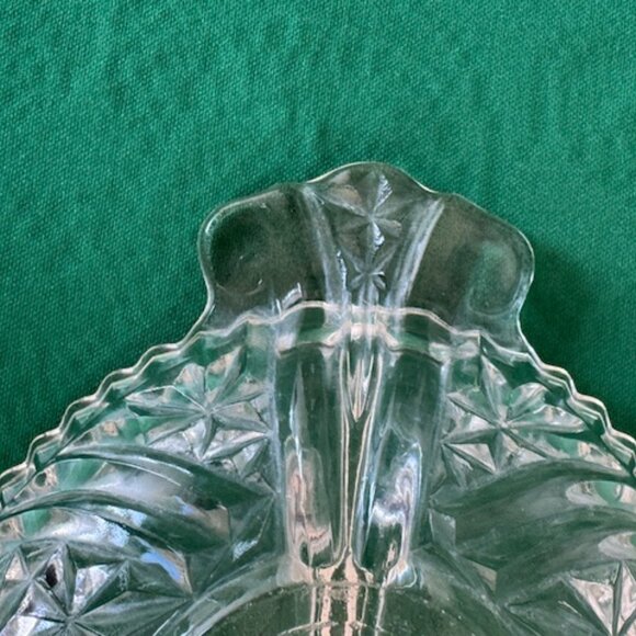 Vintage Anchor Hocking Clear Oval Relish Dish with Star Cut Designs - Picture 5 of 7